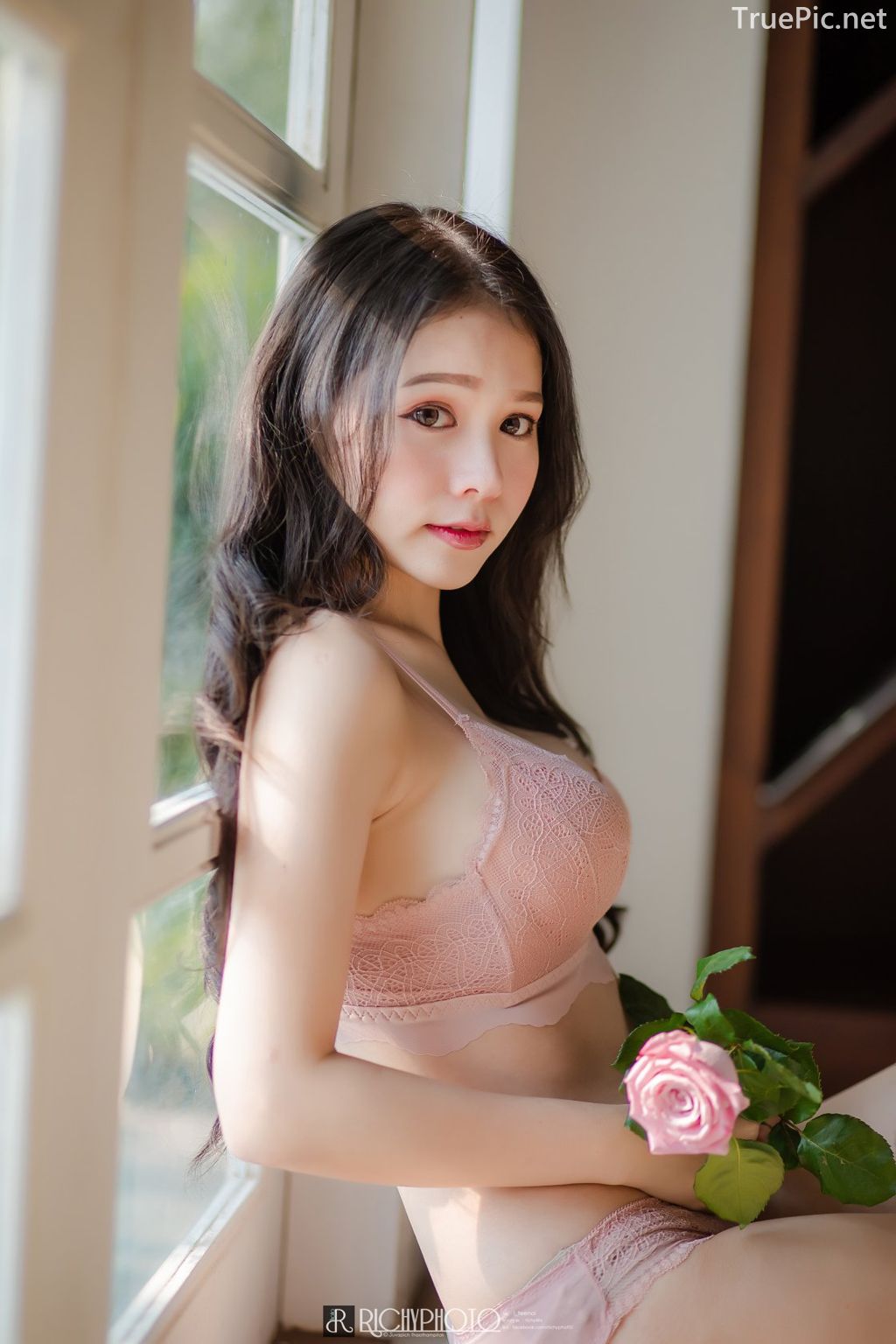 Image-Thailand-Cute-Model-Tuktick-Ponthip-Tantisuwanna-Girl-On-Flower-TruePic.net- Picture-41