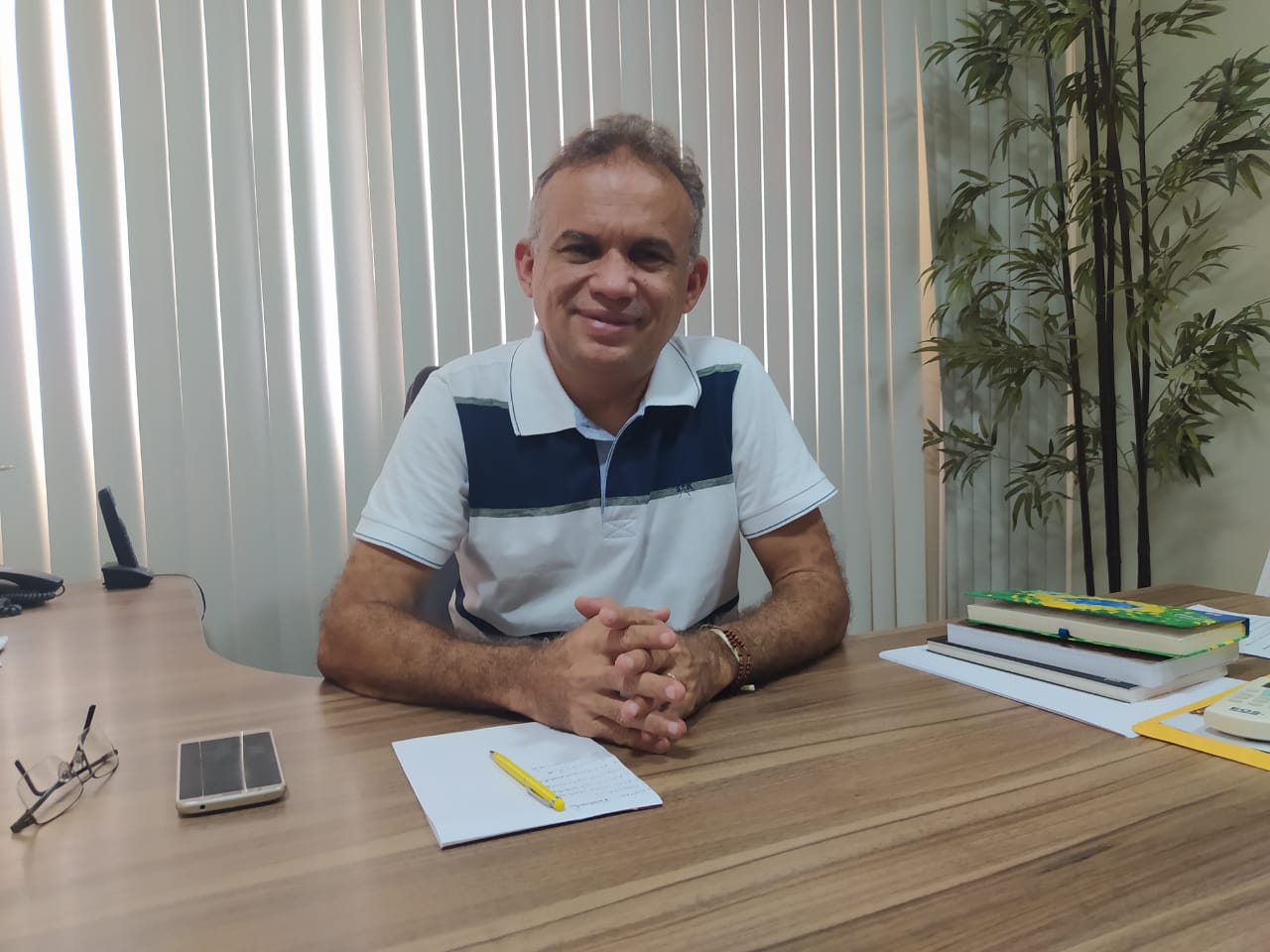 Decreto estabelece jornada de trabalho dos servidores públicos do município de Aurora Decreto estabelece jornada de trabalho dos servidores públicos do município de Aurora