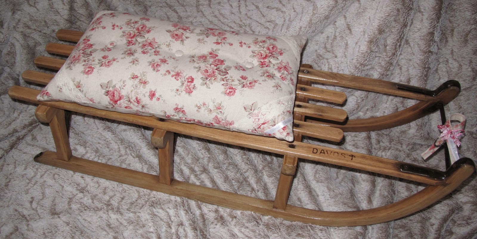 Décoration De La Maison: La vieille luge en bois