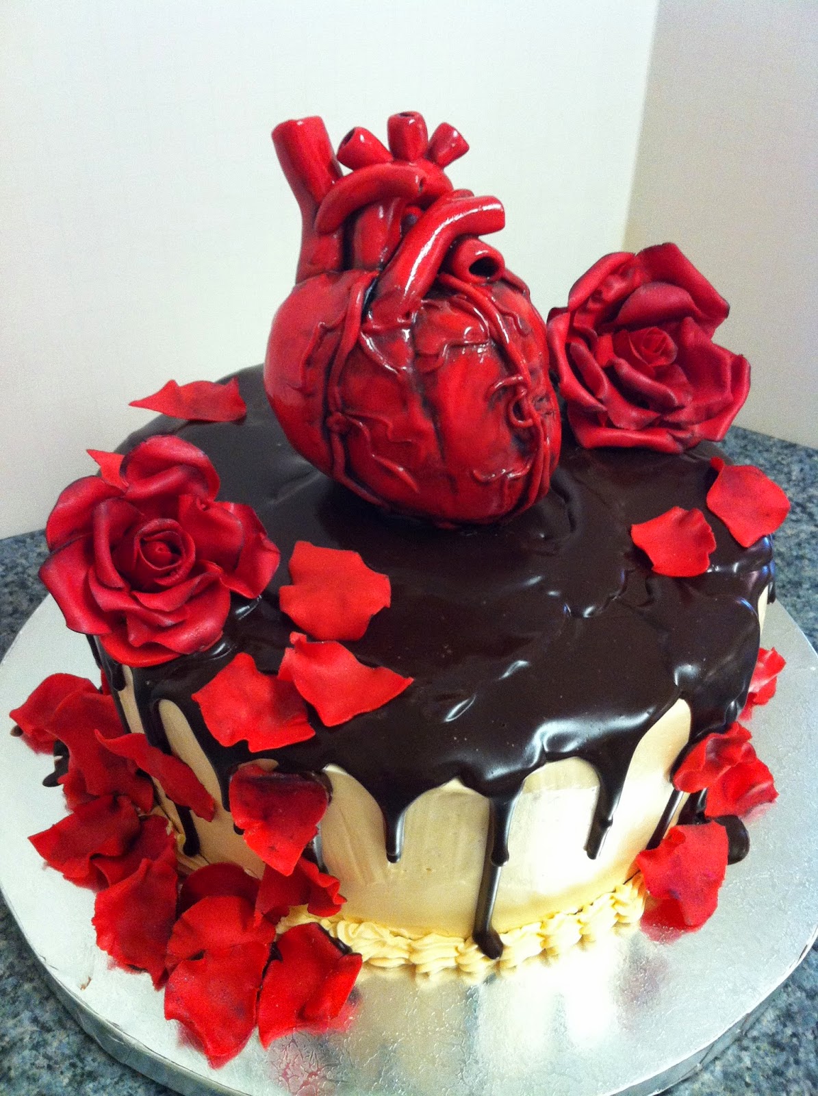 Sonoma bundt scallop Hogan's Sweet Art: Valentines' Day Heart Cake