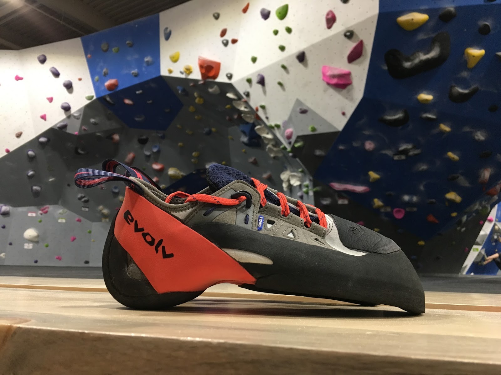 Robin's Bouldering Page: Review: Evolv Oracle