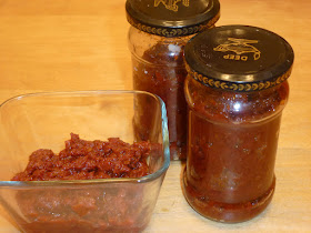 HOW TO MAKE Tomato Pickle / Thakkali Urugai / Thakkali Oorgai