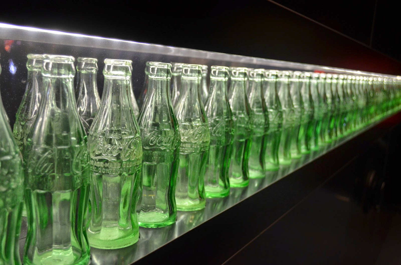 mo-entertainment-coca-cola-bottle-art-tour