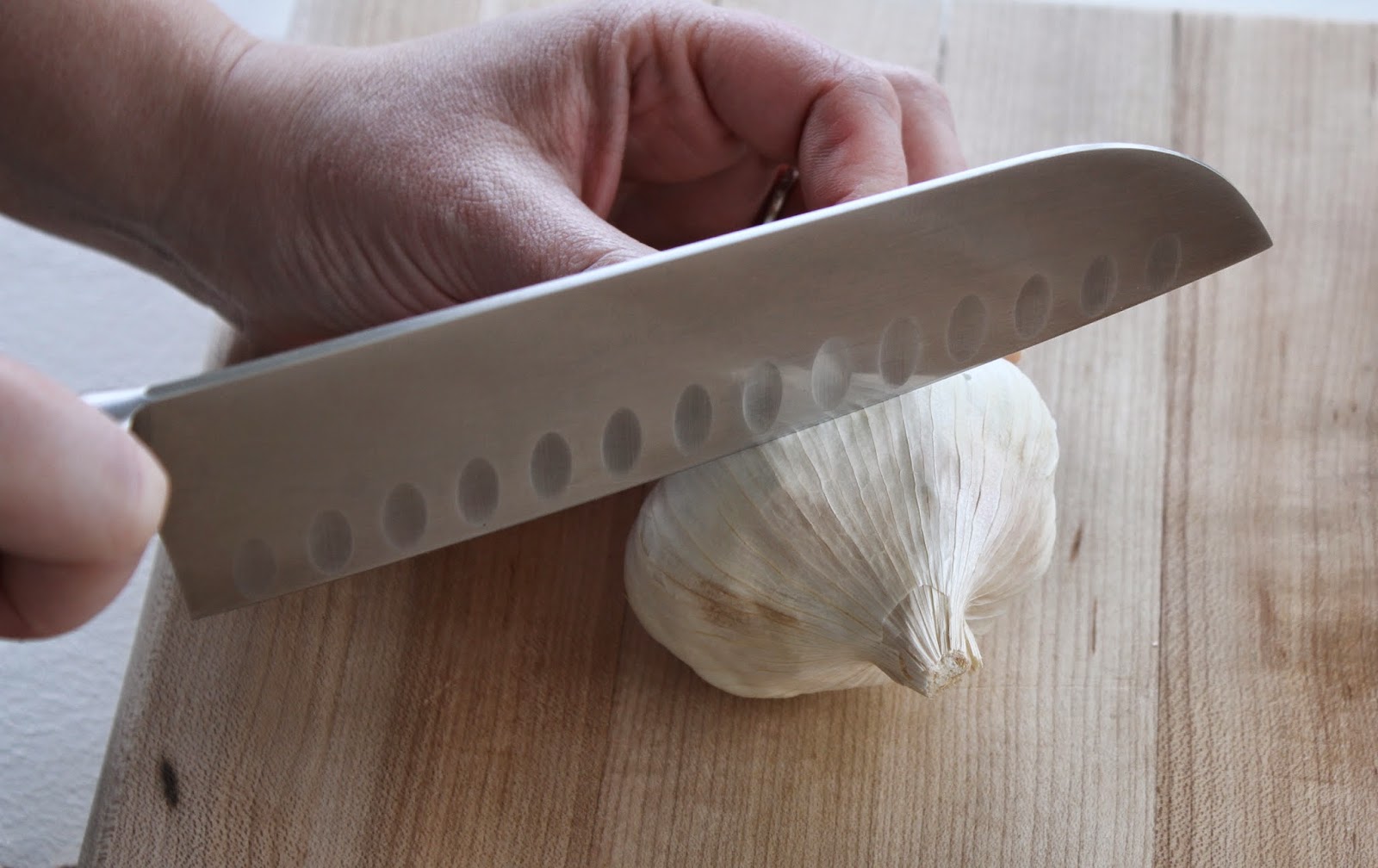 Naturally Treating Eye Disease Using Garlic Home Remedies