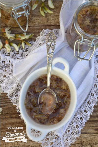 Dulceata din flori de salcam