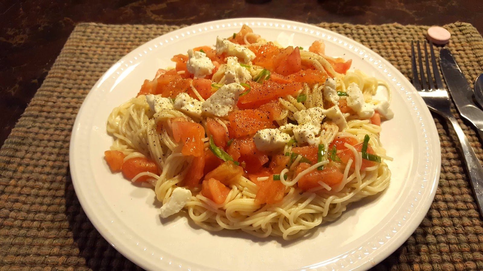 Rain's Kitchen and Garden! Tomato Bocconcini Pasta