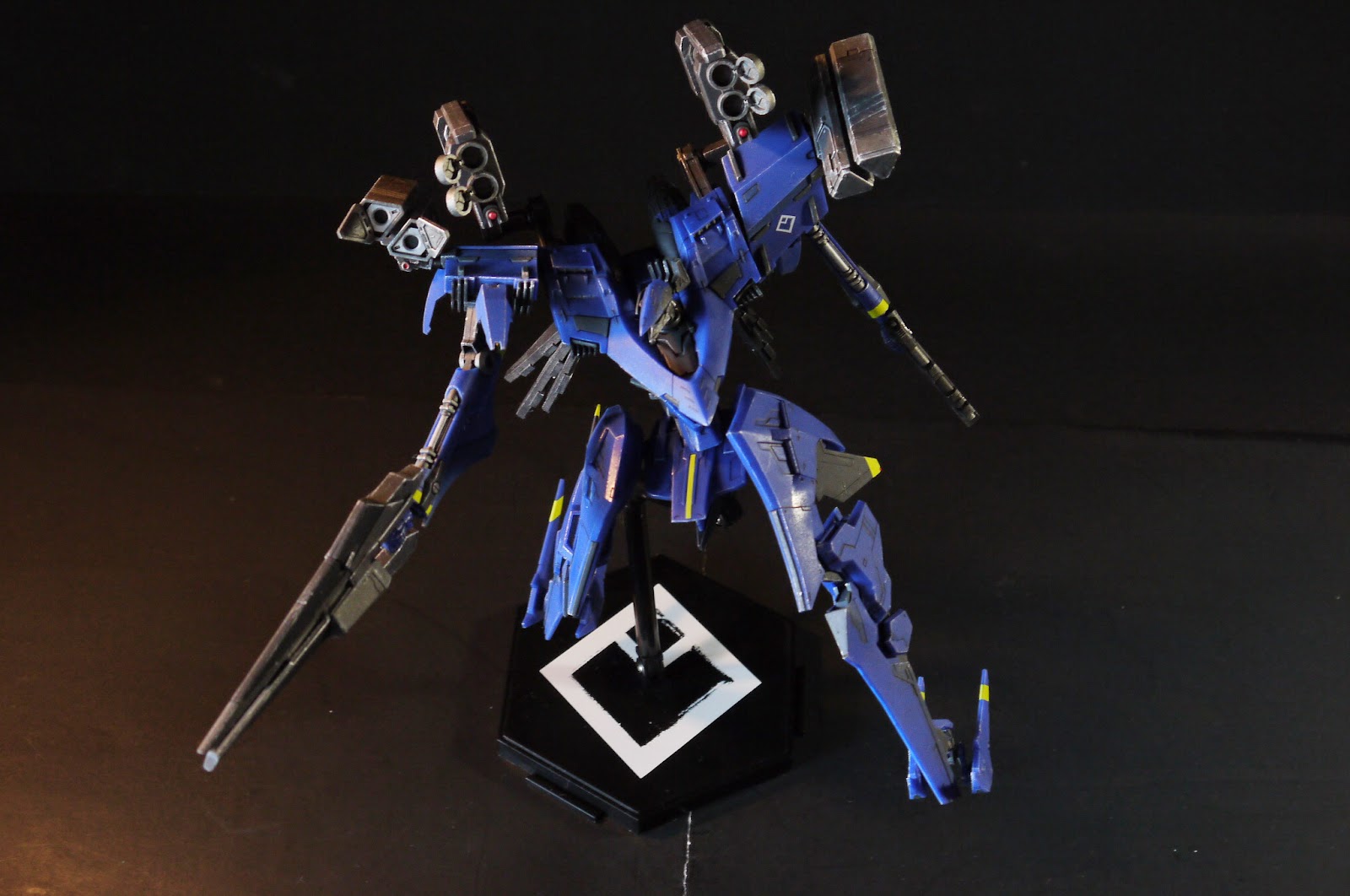 Mechs Without Skirts: Armored Core 1/72 Project Magnus by Kotobukiya