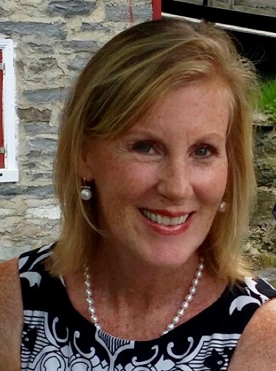 Award-winning author Mary Flinn