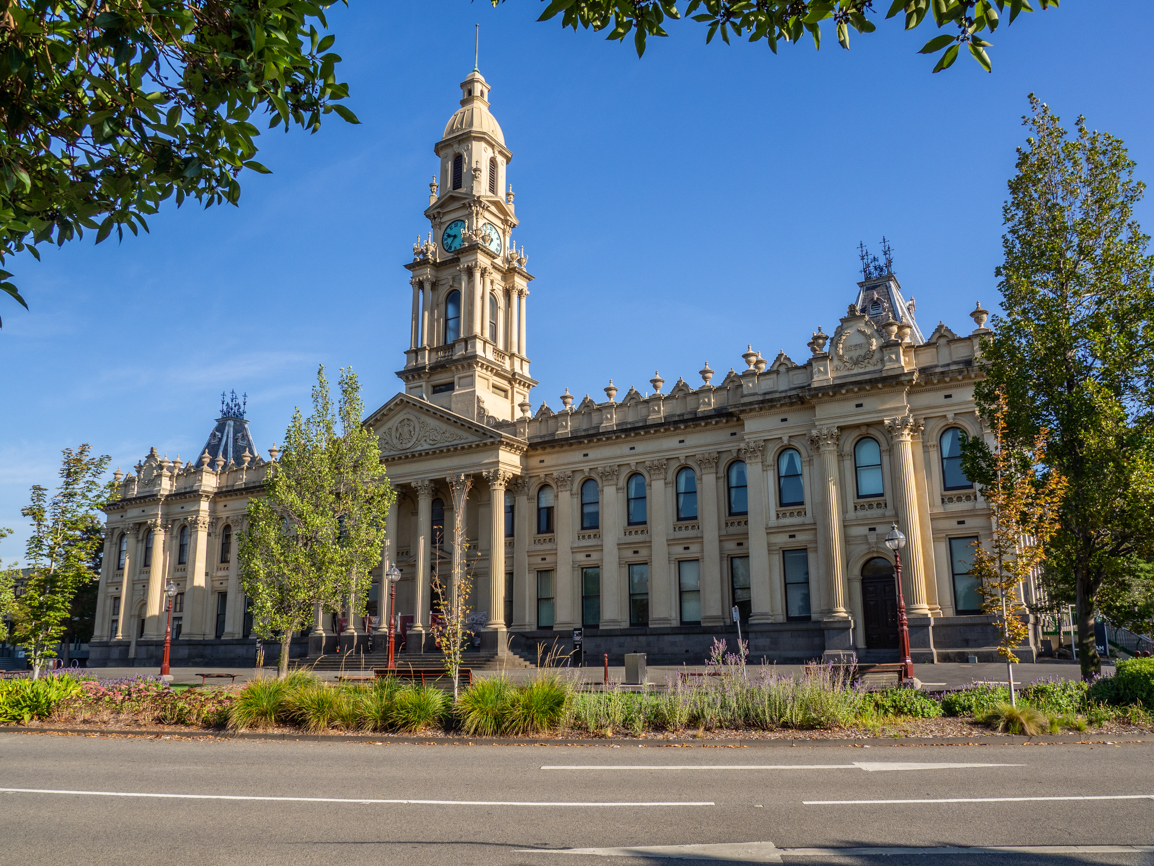 MELBOURNE.SNAPS SOUTH MELBOURNE TOWN HALL