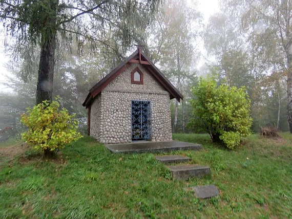 Kapliczka w przysiółku Ratówka ratowka