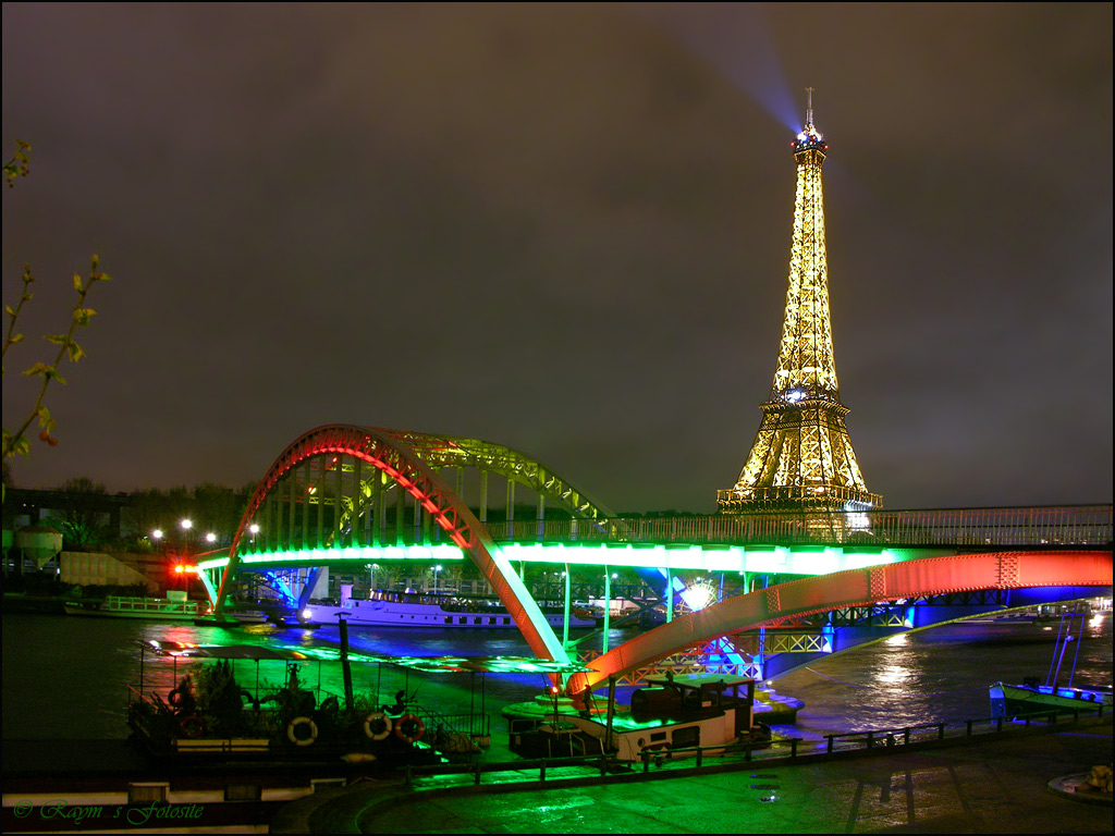 Paris: Paris at Night Wallpaper
