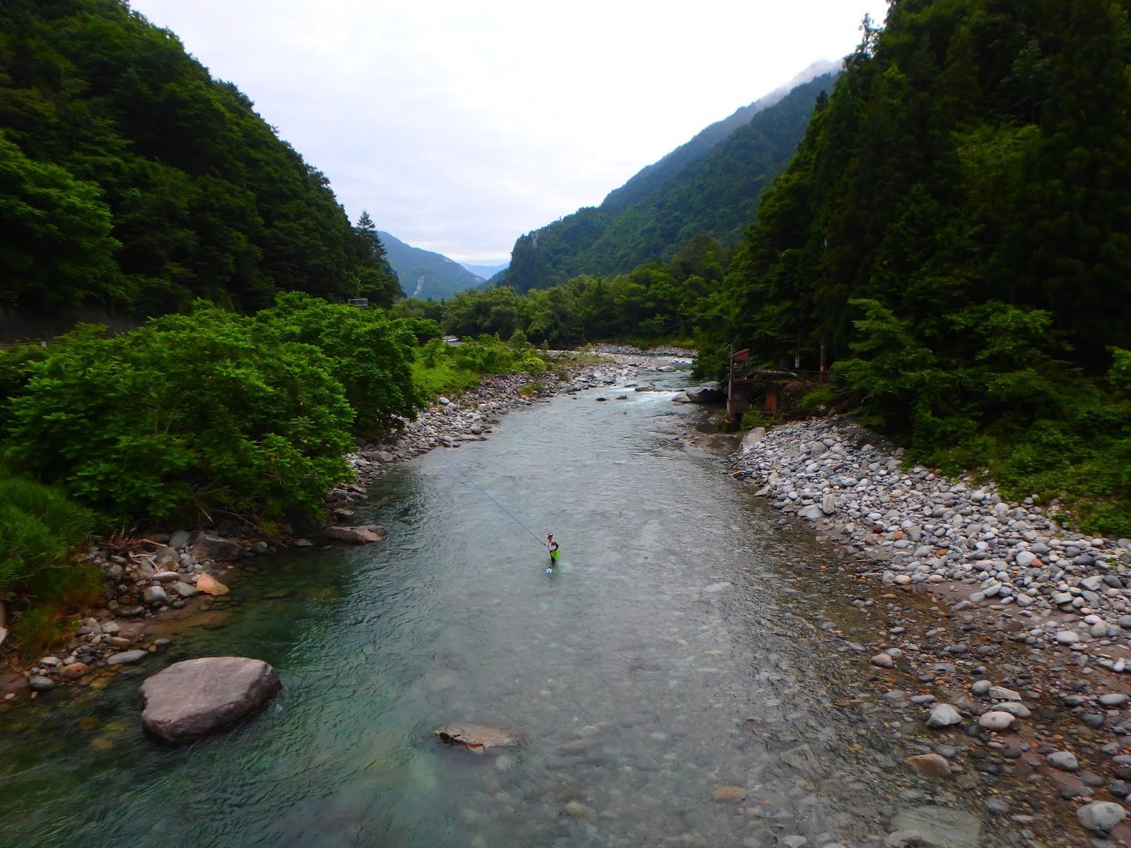 この川をさかのぼり 明けない梅雨 双六川 高原川釣行