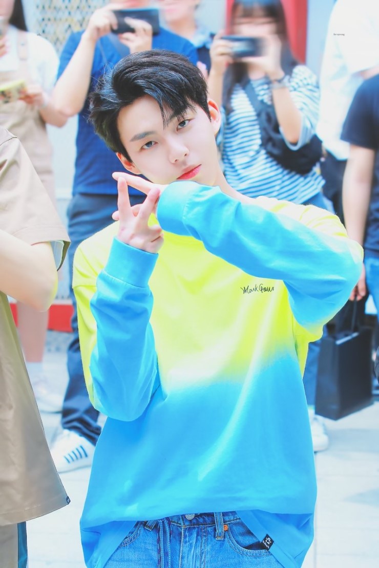 우진영 박우담 그룹 개인별 컨셉포토 모음 + 주말 홍대 사진 | 인스티즈