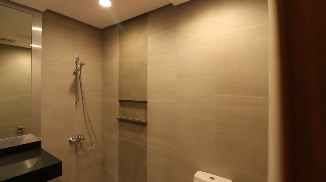 20 Interior Design Photos vs. New Manila, Luxury Townhouse Tour