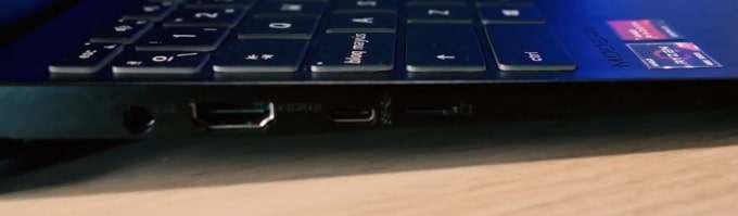 Ports on the left side of MSI Modern 14 B4MW laptop.