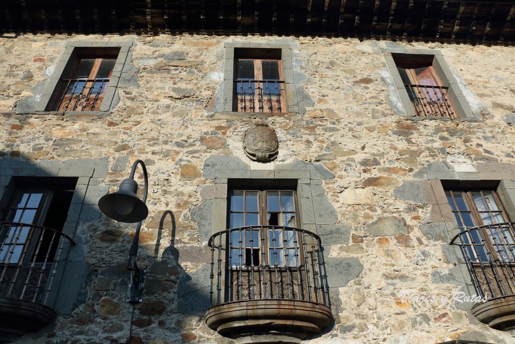 Palacio de los Llano de Cangas del Narcea