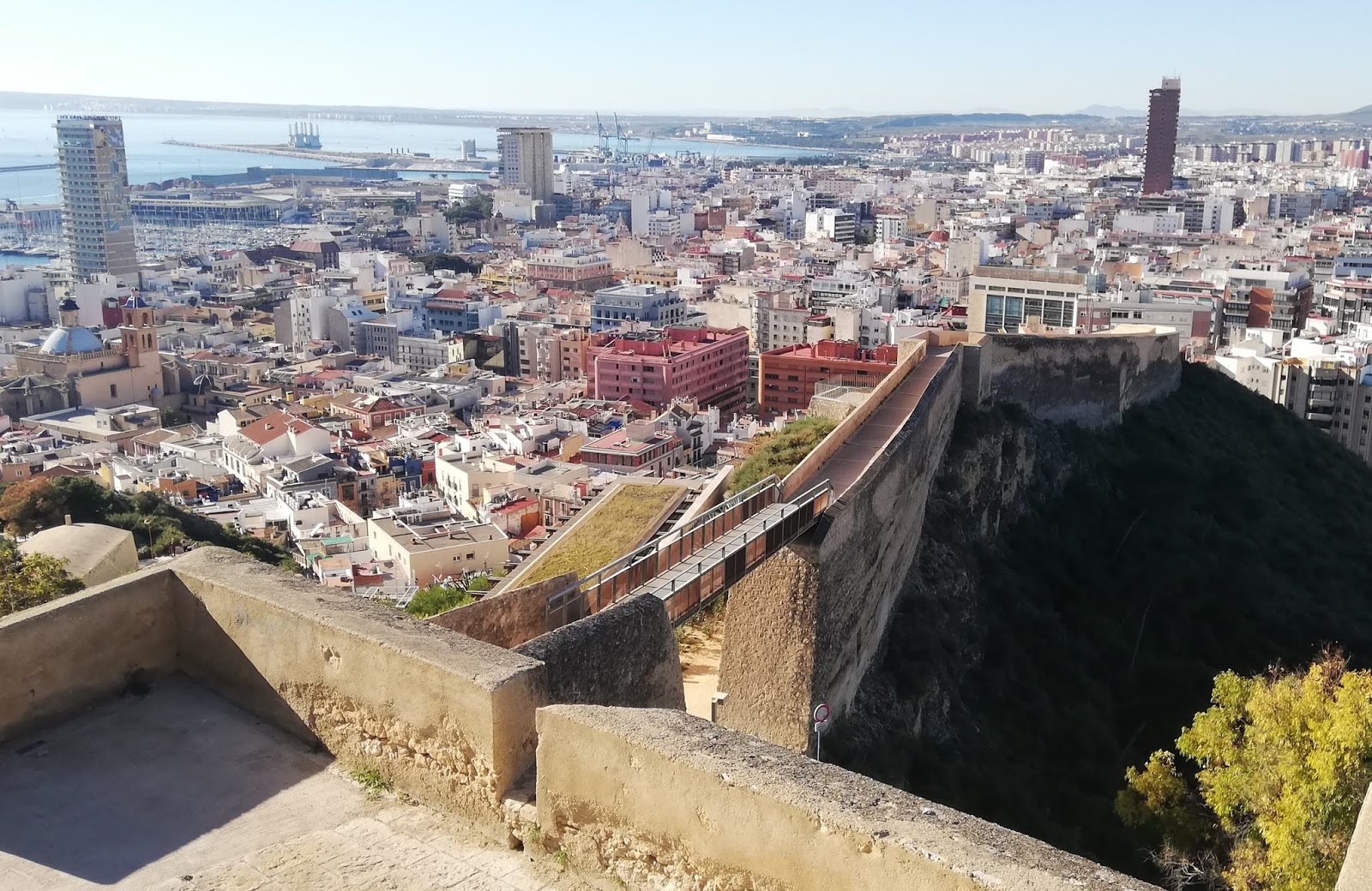 Guía de los Castillos, Torres y Fortificaciones de Alicante Muralla