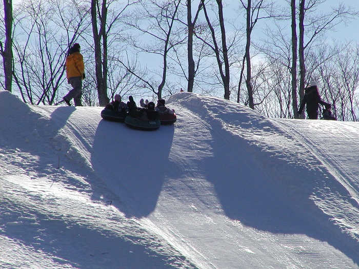 Kids Winter Getaway Almaguin Area near Muskoka Snow Tubing Parks for