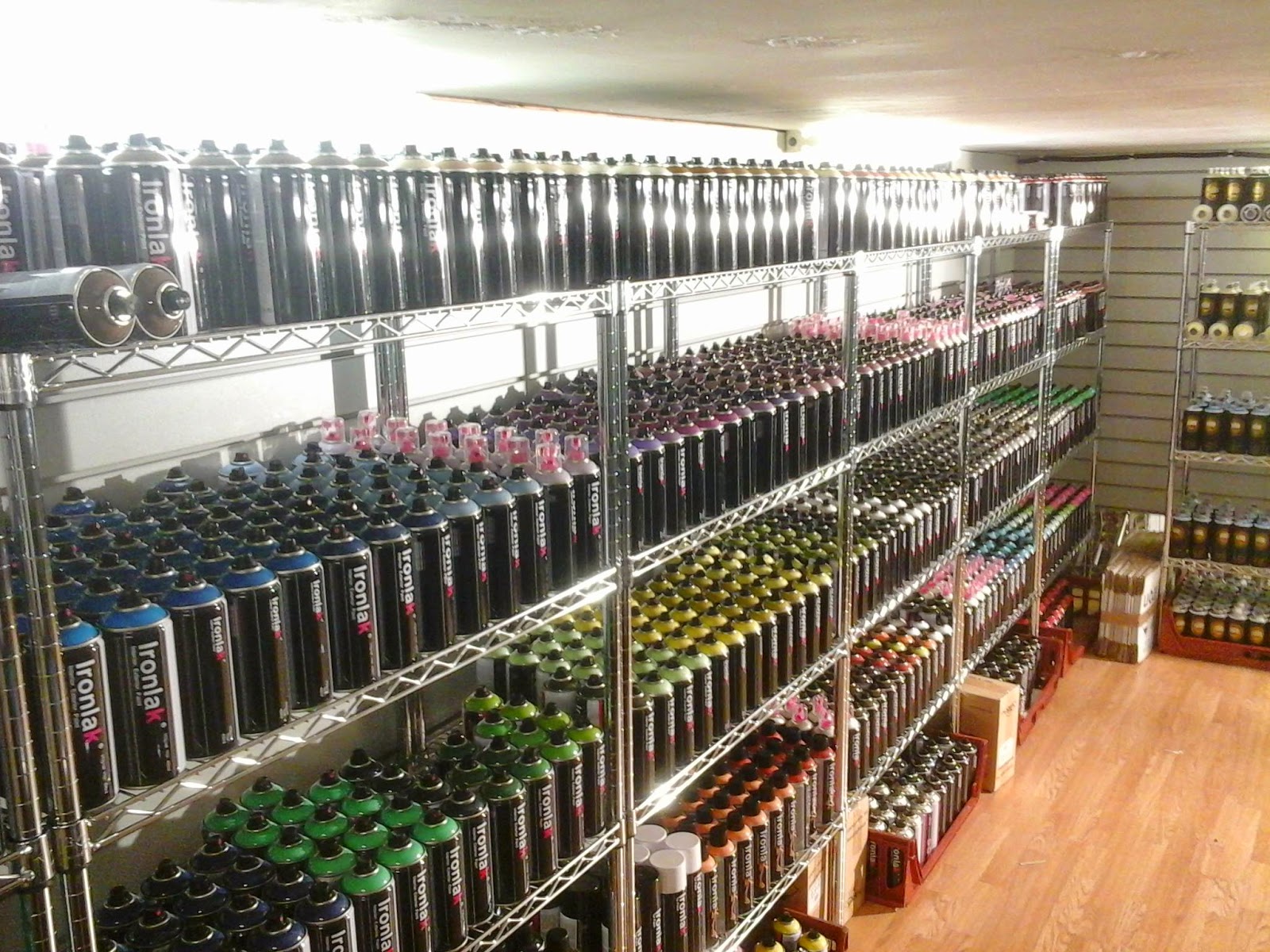 The Kool Skool V.I.P. Sports & Graffiti Paint Shop New Graffiti Shop