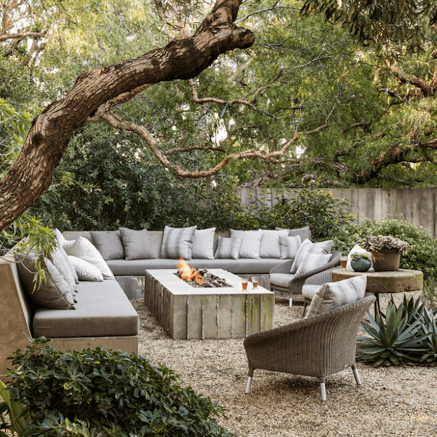 backyard%2Bpatio%2Bseating%2Barangement%2B%25282%2529