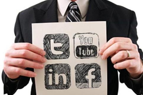 How to Get a Perfect Job by Social Media Websites?