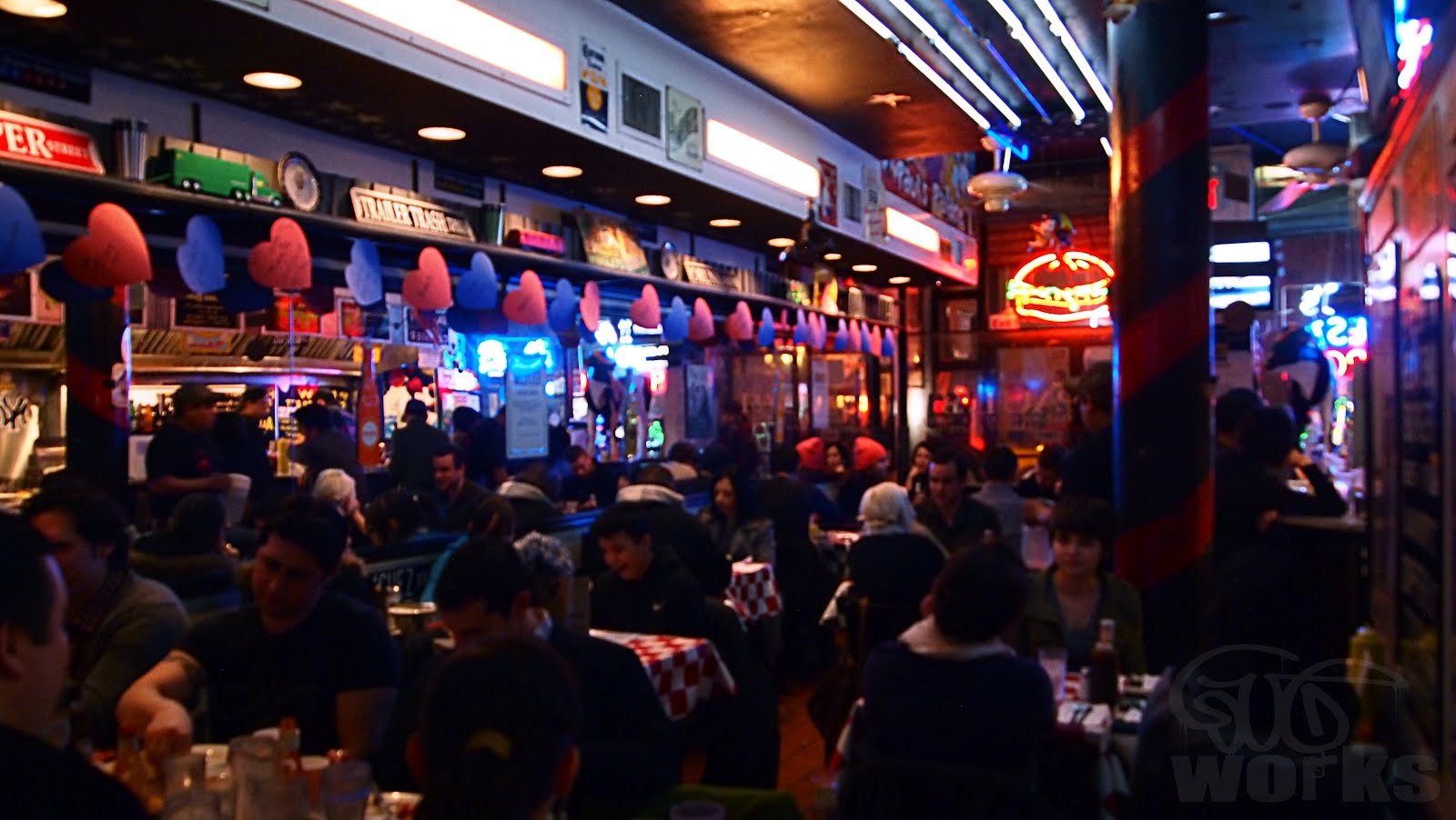 UBMASSIVE PAUL'S BURGER JOINT