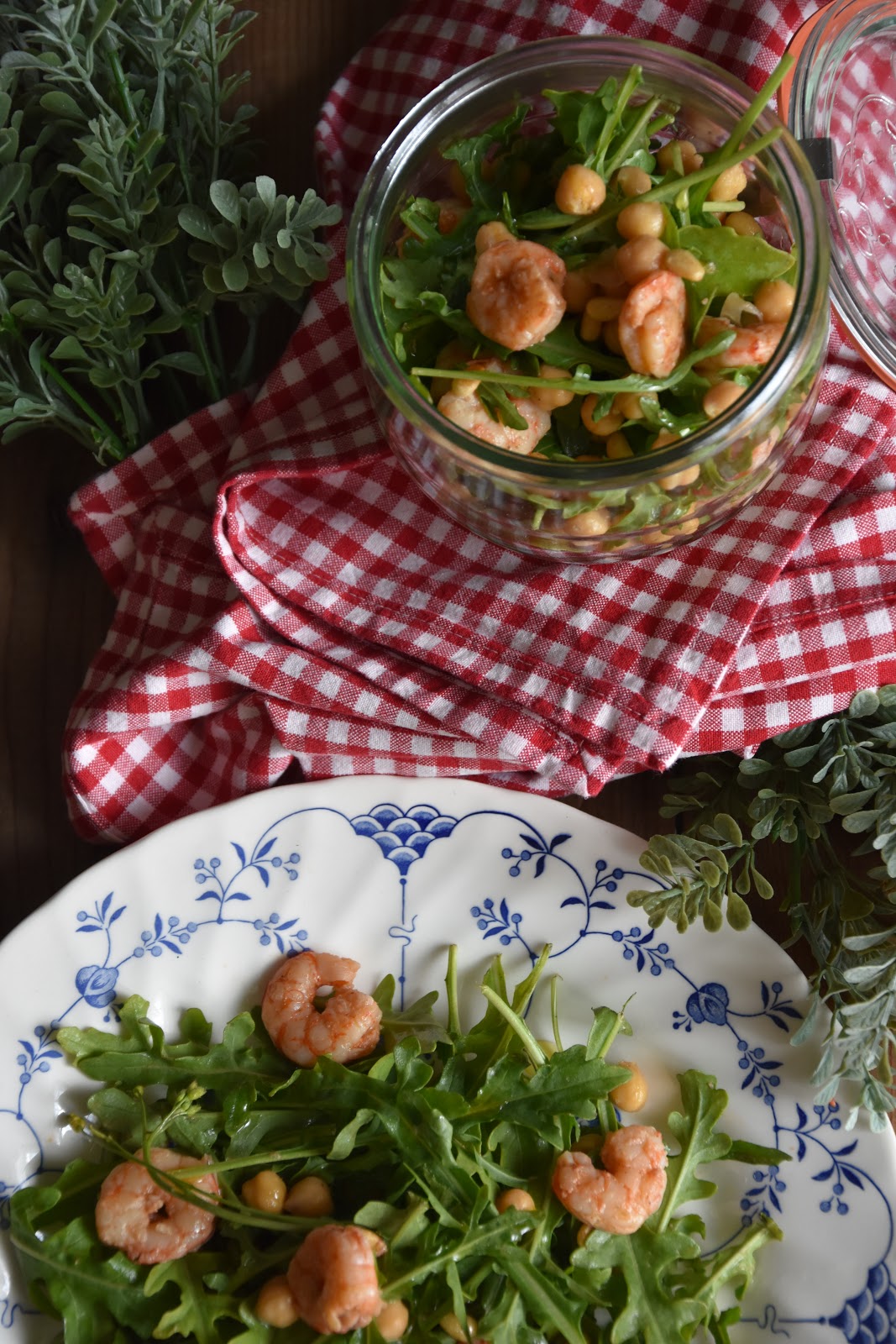 Che Bello è Cucinare ensalada de garbanzos, gambas y rúcula (picnic)
