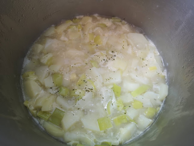 Añadir quesitos, sal, perejil, pimienta y jengibre