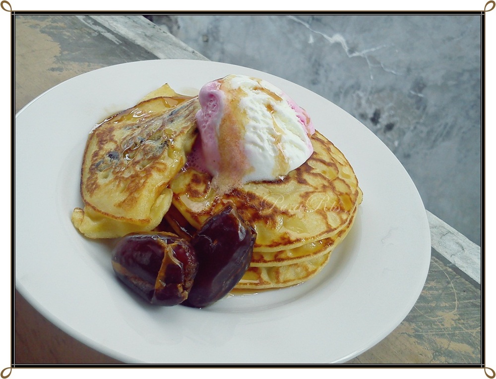 Food.Refreshare Pancake Kurma Madu