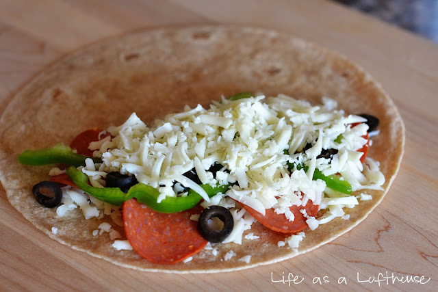 Pizzadillas are quesadillas filled with all sorts of pizza toppings and cheese. Life-in-the-Lofthouse.com