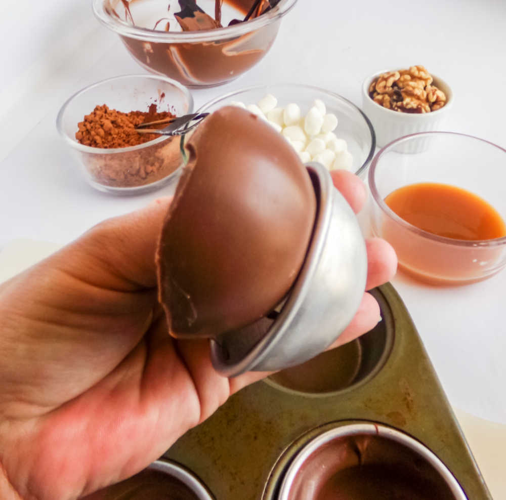 making sphere chocolate for hot cocoa bombs