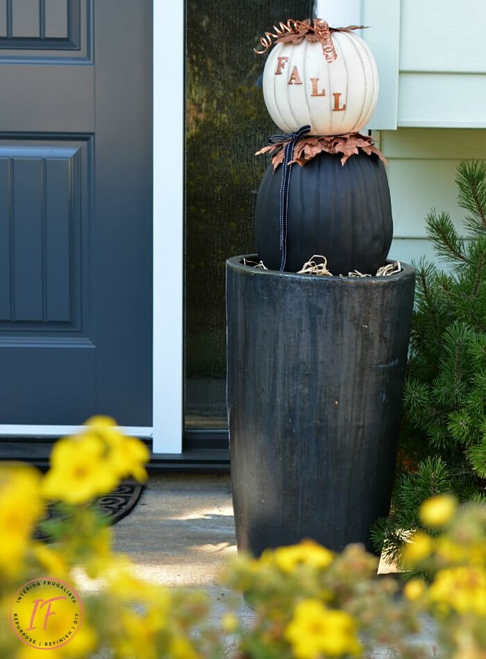 Non-Traditional Stacked Pumpkin Topiaries - Interior Frugalista