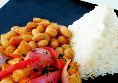 Frejoles con pota encebollada