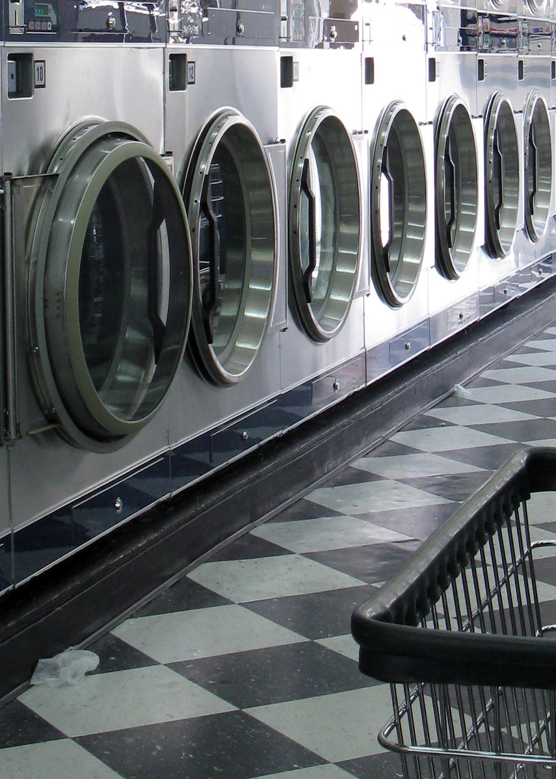 Eccentric Roadside Get a load of this Some laundromats seen along the way