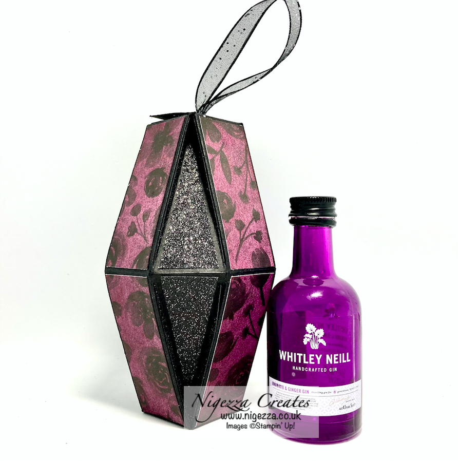 Nigezza Creates: Bauble Gift Box For Miniature Bottle