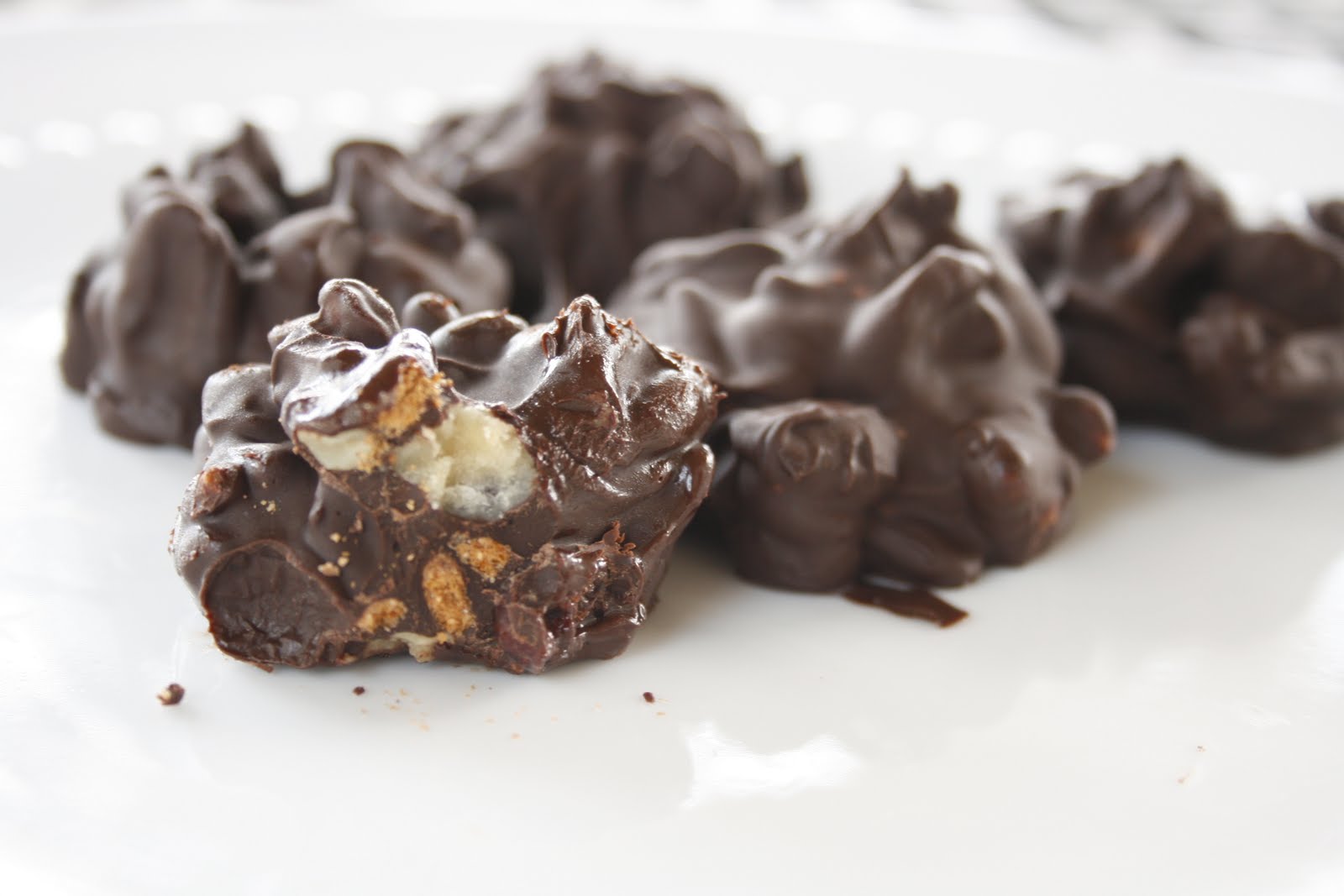 Laura's Sweet Spot Dark Chocolate Health Nut Clusters