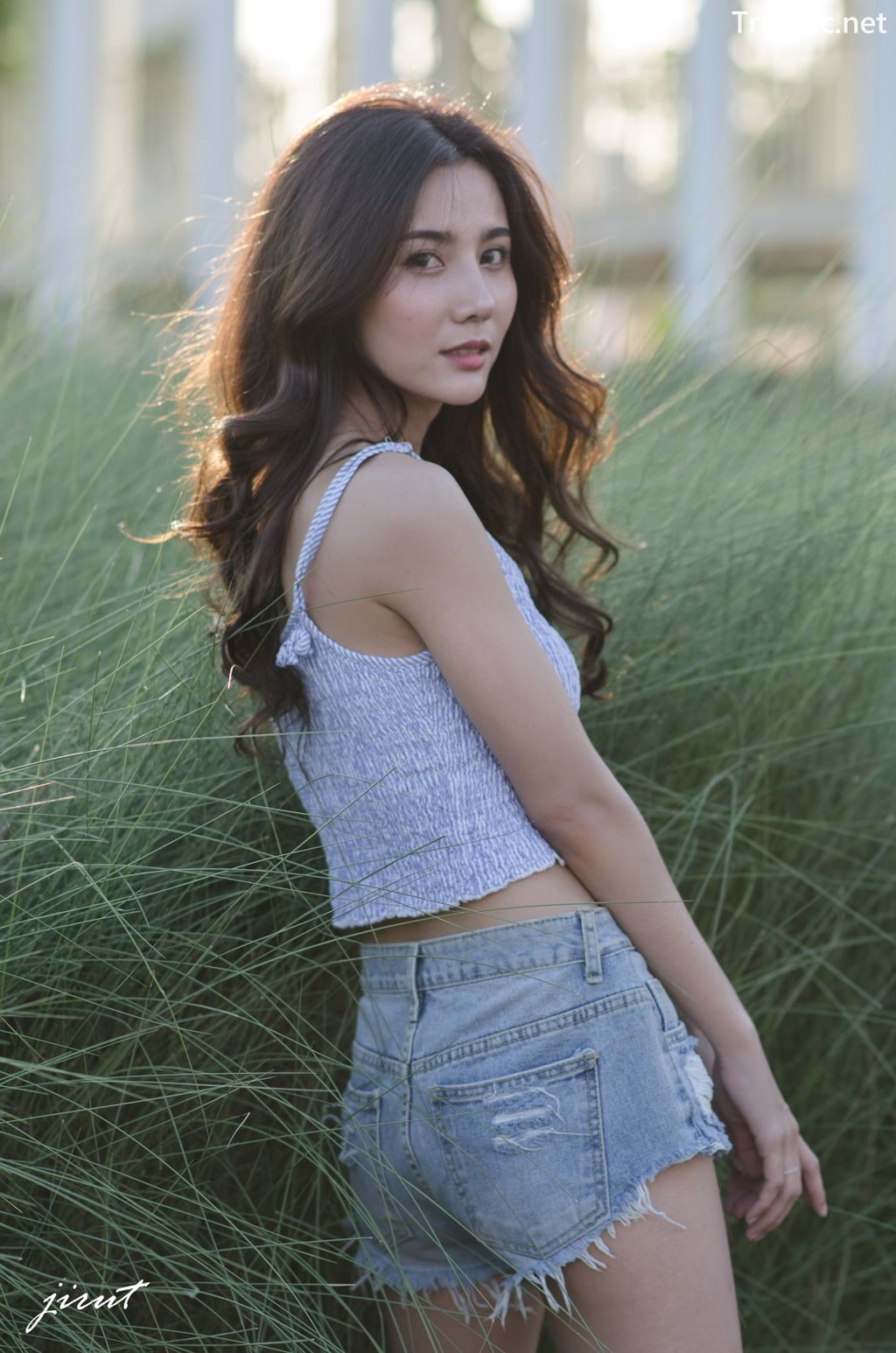 Image-Thailand-Model-Baiyok-Panachon-Cute-White-Crop-Top-and-Short-Jean-TruePic.net- Picture-10