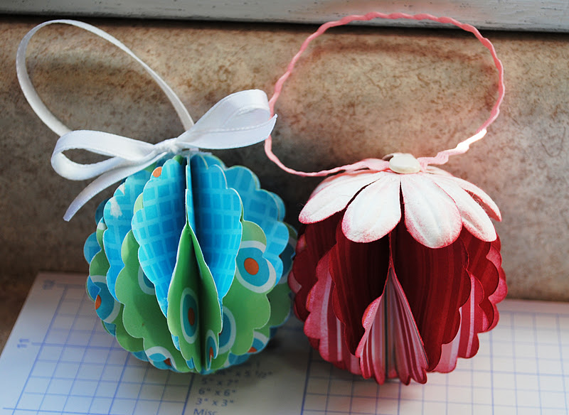 Good Golly, Ms. Molly!: Easy Paper Christmas Ornaments