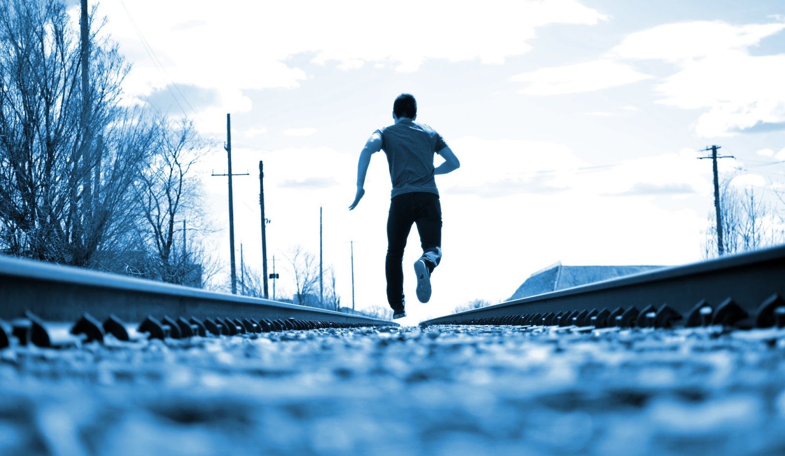 Run up away. бегство от кого то арт. Run away run. Run up away. On running cloudbloomecho3.