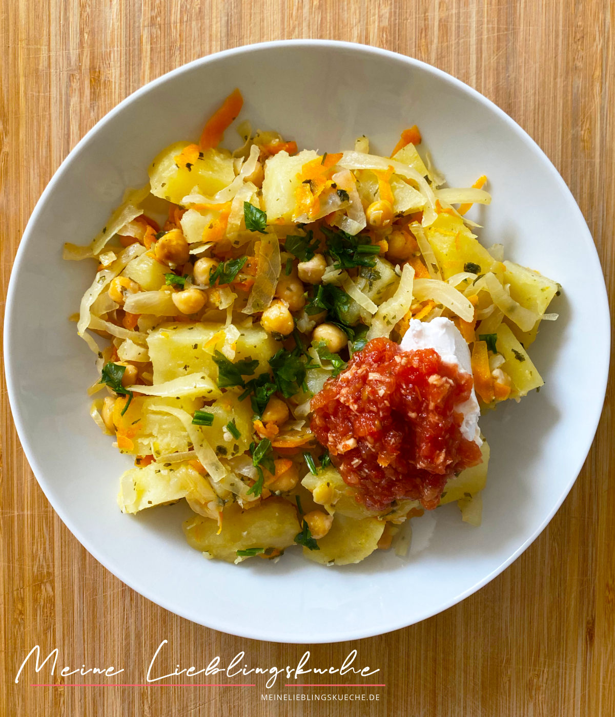 Kartoffelpfanne mit Weißkraut und Kichererbsen