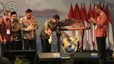 Olly Dondokambey Dampingi Presiden Jokowi Buka Konas XIII FK PKB PGI