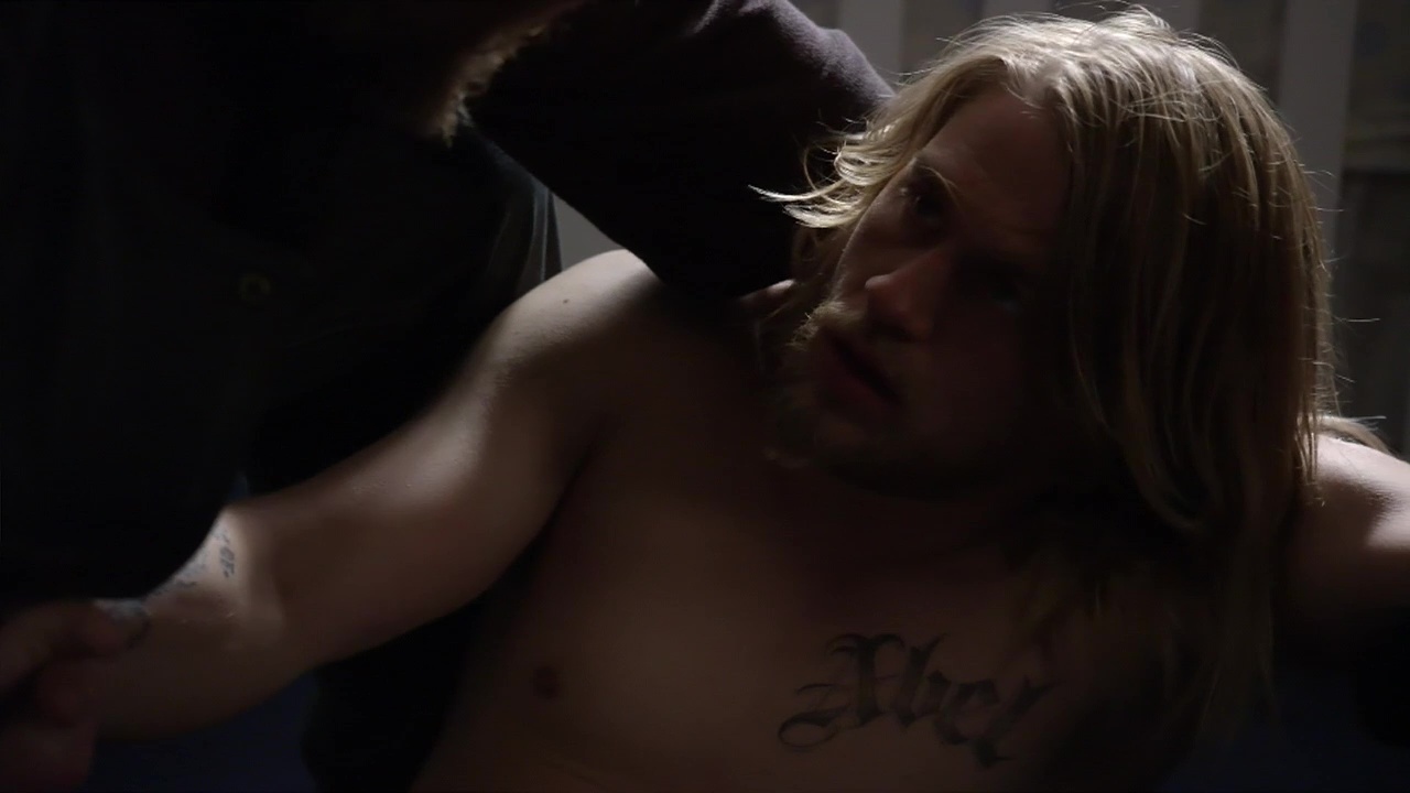 Charlie Hunnam shirtless in Sons Of Anarchy 3-01 "SO" .