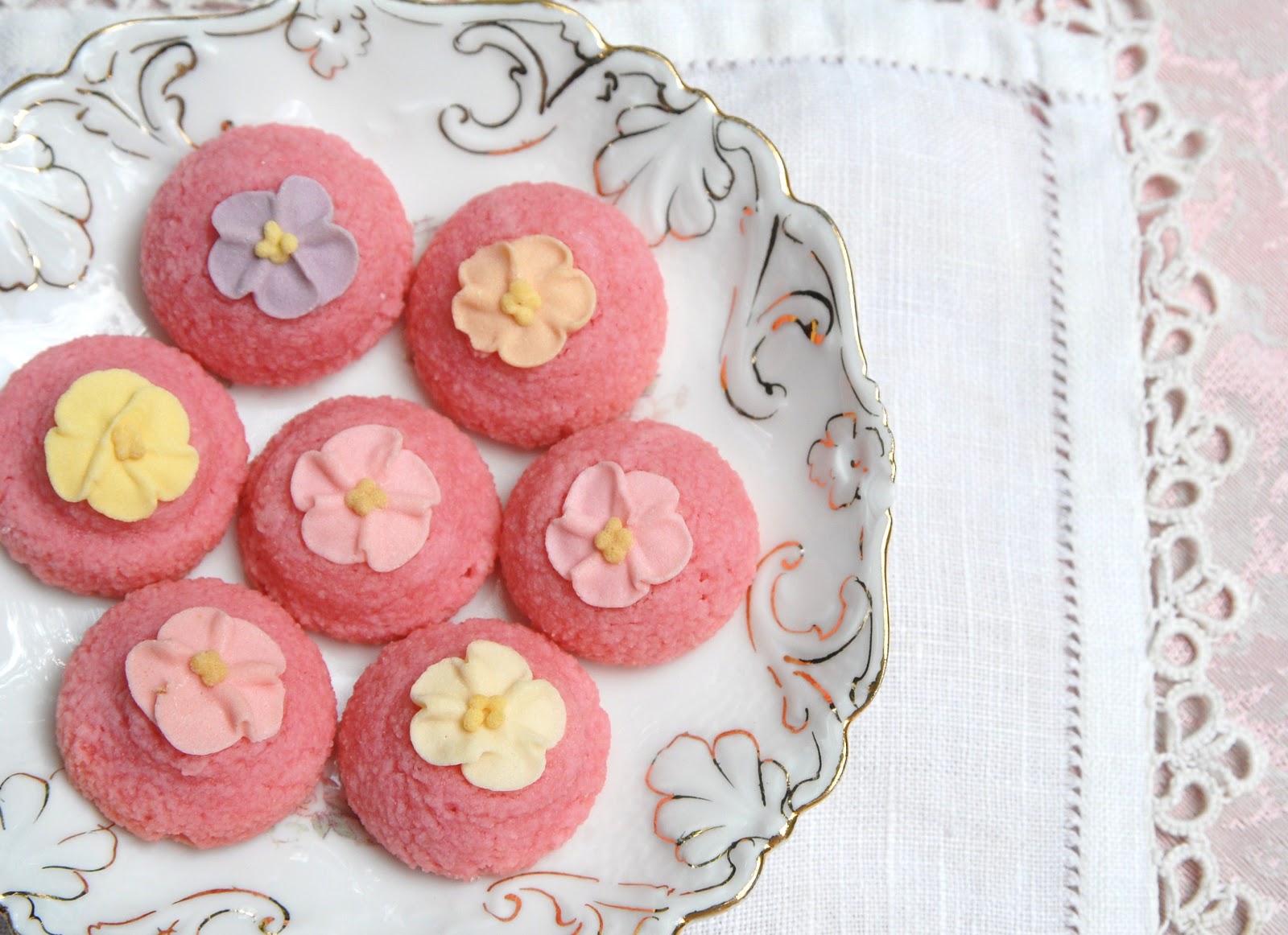 Pink Piccadilly Pastries: Having Fun with Pink Amaretti