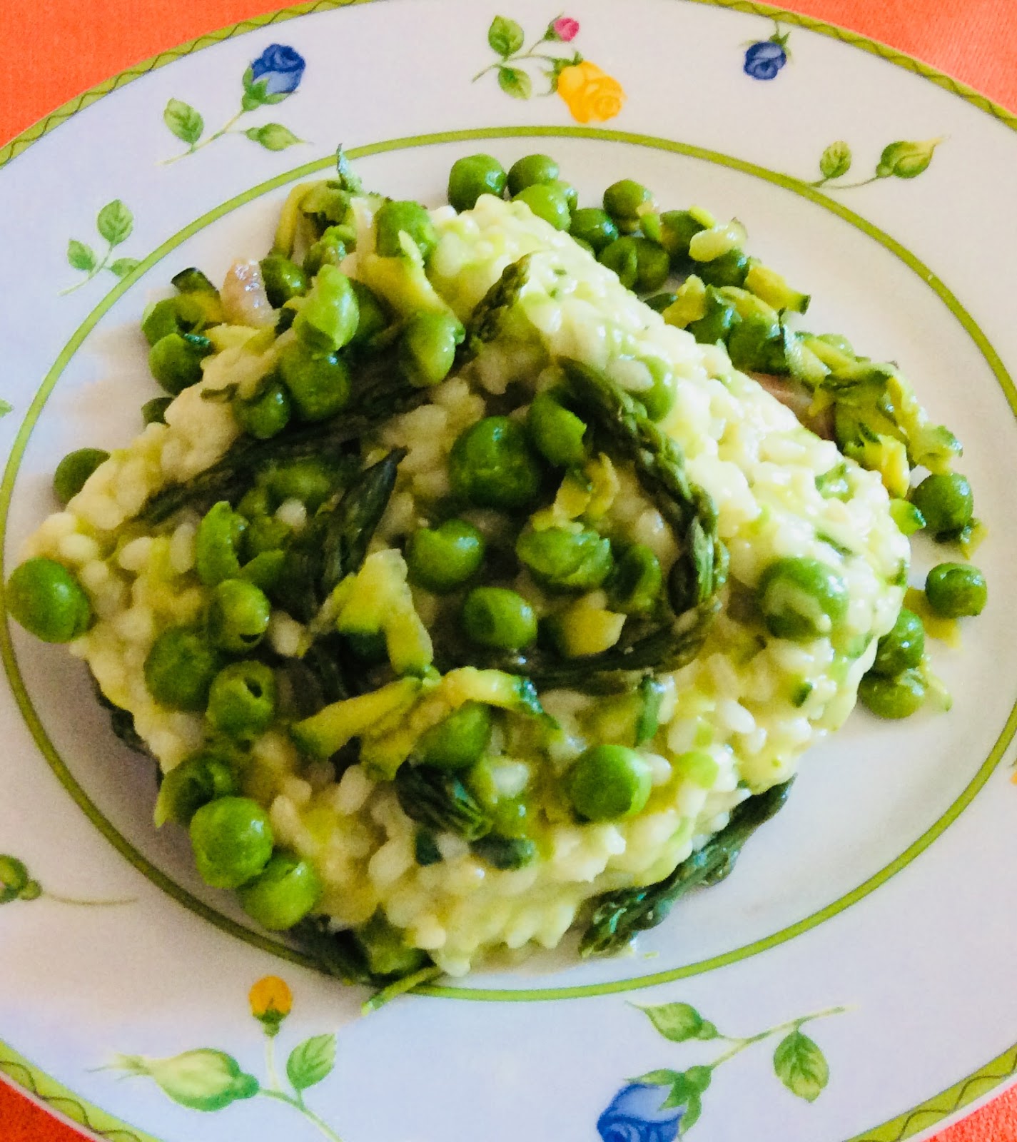 Risotto con primizie( piselli, asparagi selvatici, zucchine)