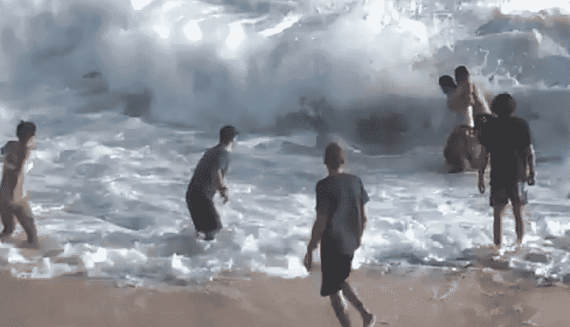 Pro-surfer Mikey Wright makes daring NYE rescue on Oahu s North Shore