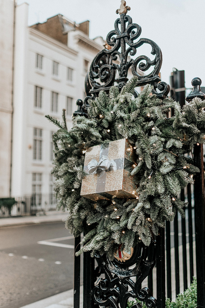 Weekday Wanderlust: Christmastime in London