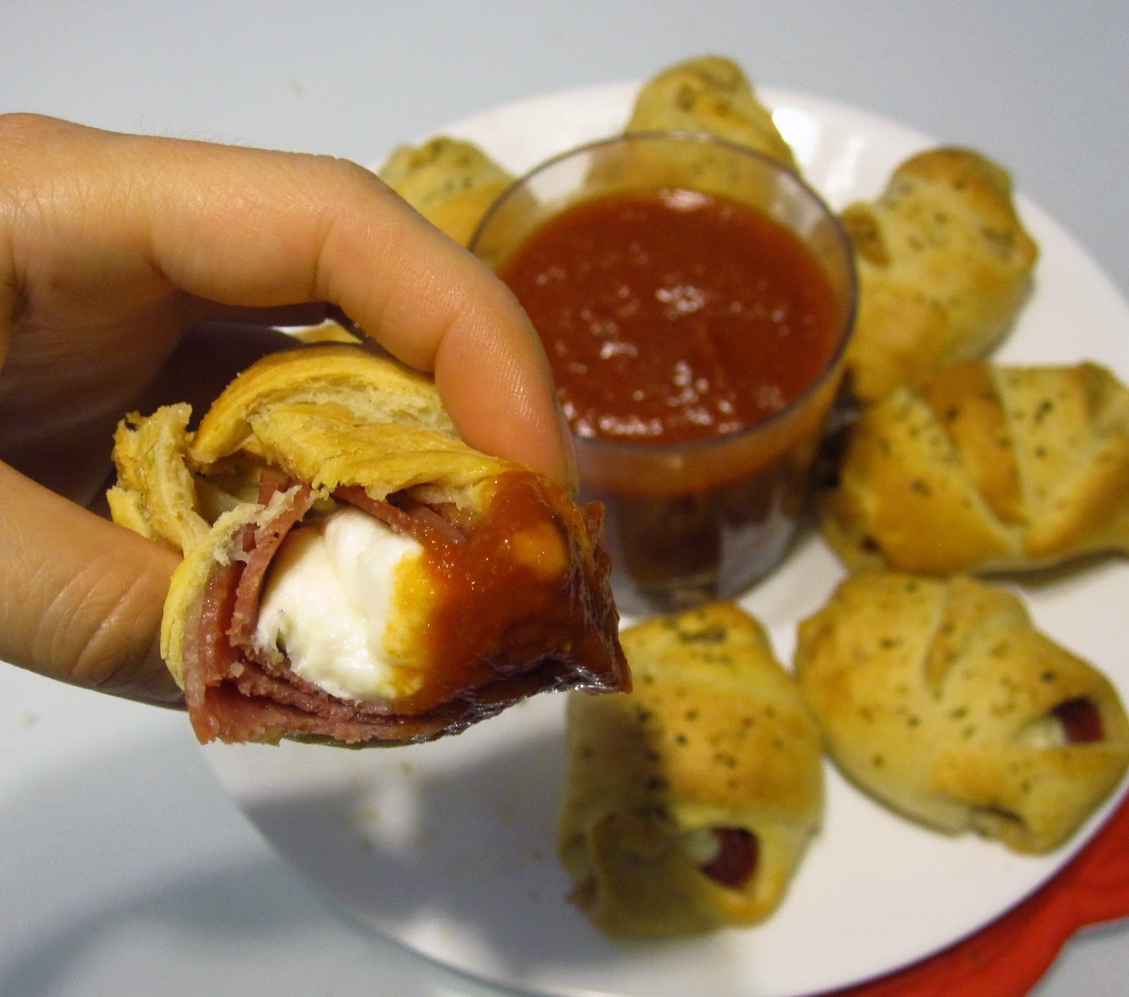 Pepperoni Pizza Crescent Rolls (with low fat version!) - The Lindsay Ann