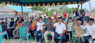 Sangat Antusias Masyarakat SP II Desa Kerandin  Menyambut Kedatangan Nizar-Neko