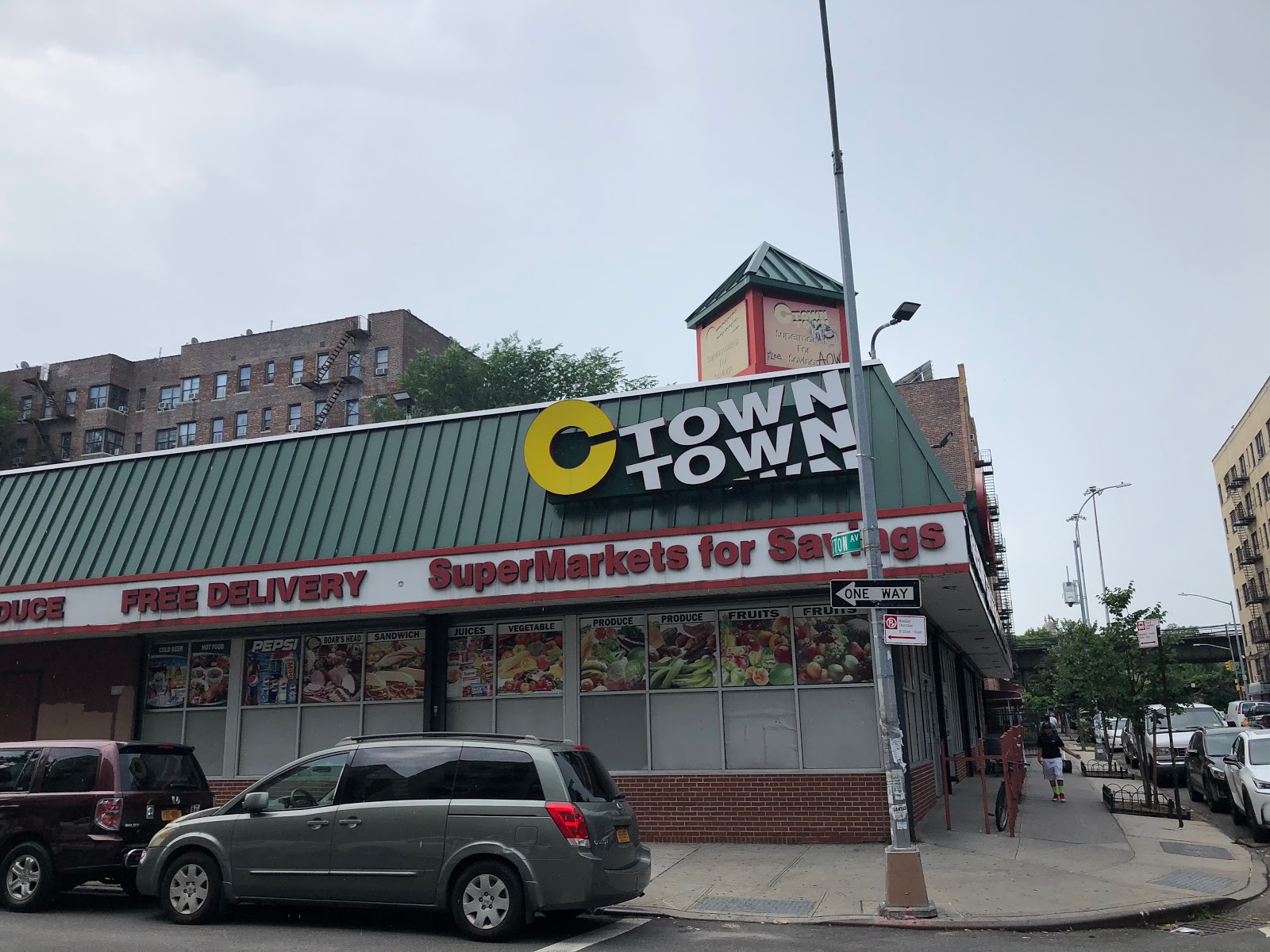 TOUR CTown Supermarkets Bedford Park