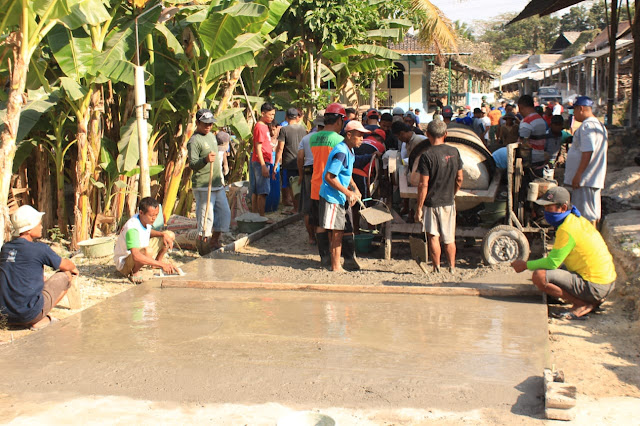 Kades Jimbung Perintahkan Warganya Untuk Lebih Giat Bergotong Royong di TMMD 